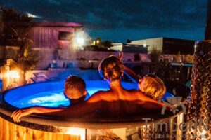 Wood fired hot tub with jets – timberin rojal (2)